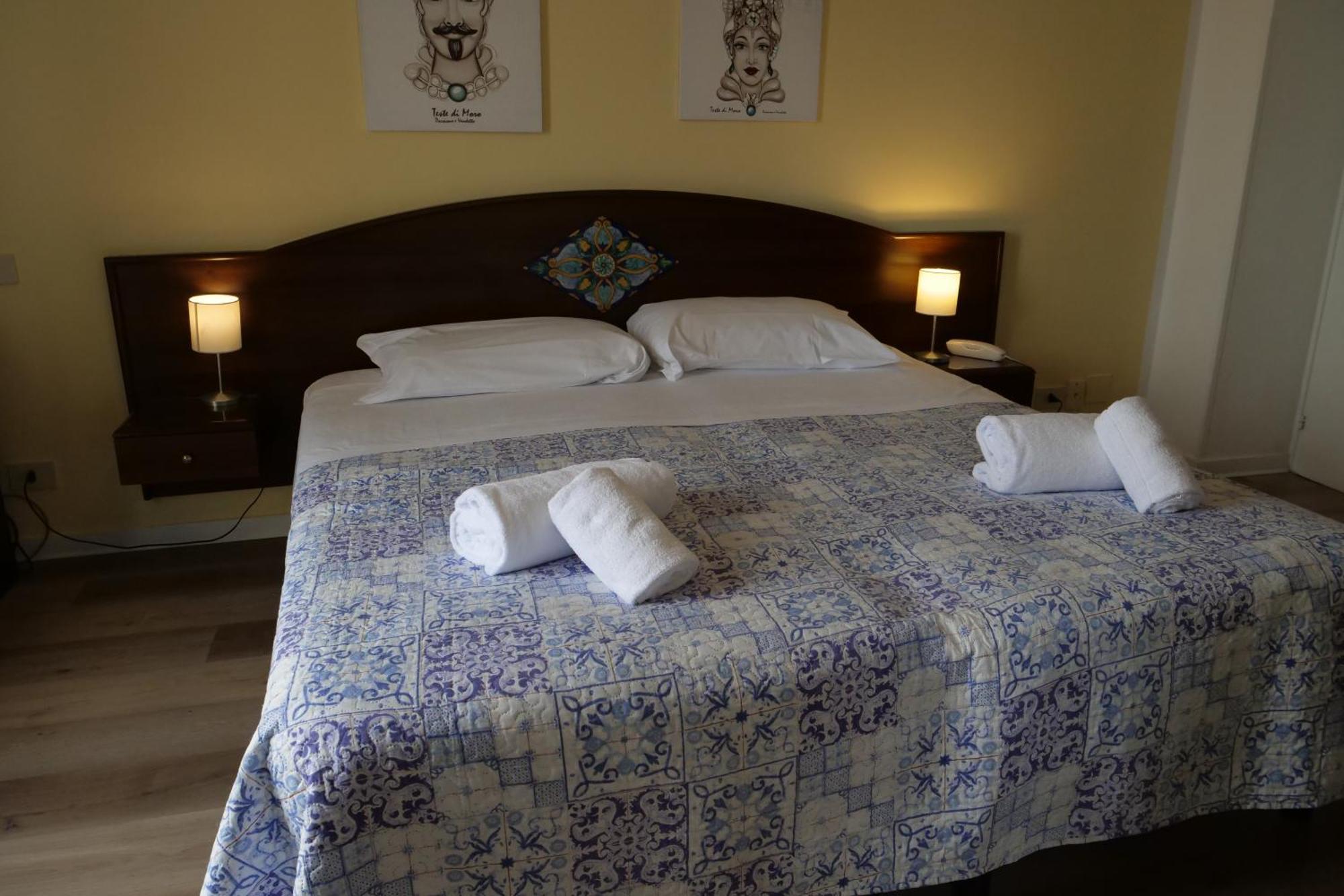 Hotel Elios Tao タオルミーナ エクステリア 写真