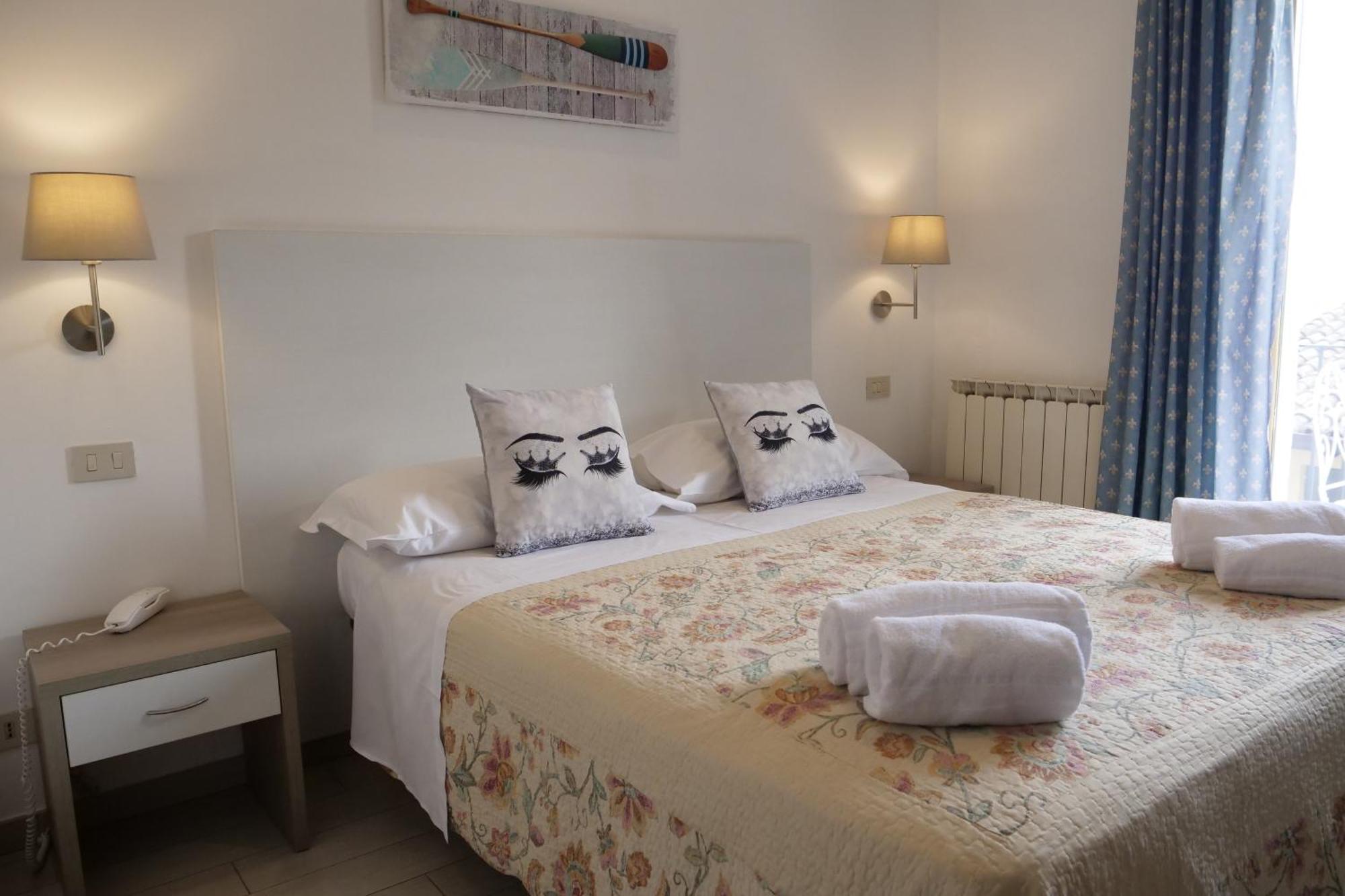 Hotel Elios Tao タオルミーナ エクステリア 写真