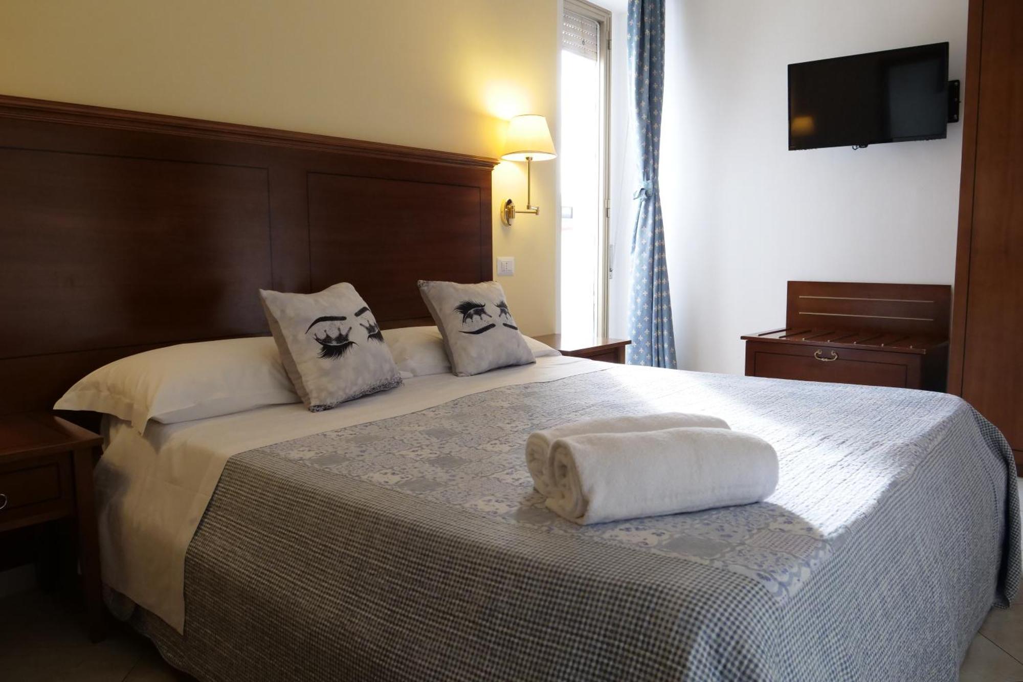 Hotel Elios Tao タオルミーナ エクステリア 写真