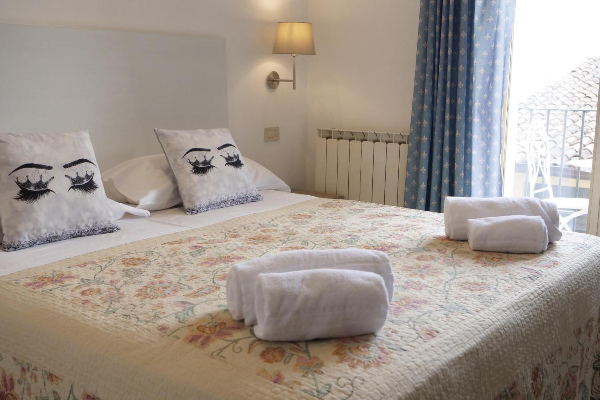 Hotel Elios Tao タオルミーナ エクステリア 写真
