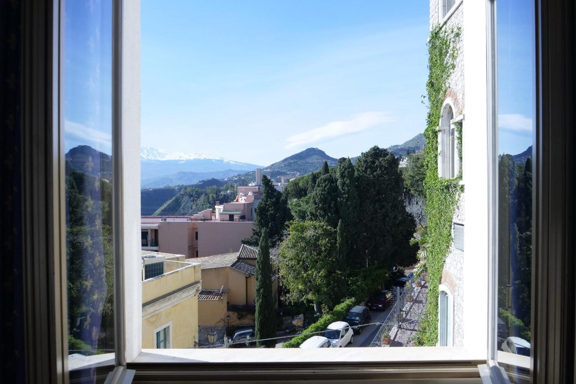 Hotel Elios Tao タオルミーナ エクステリア 写真