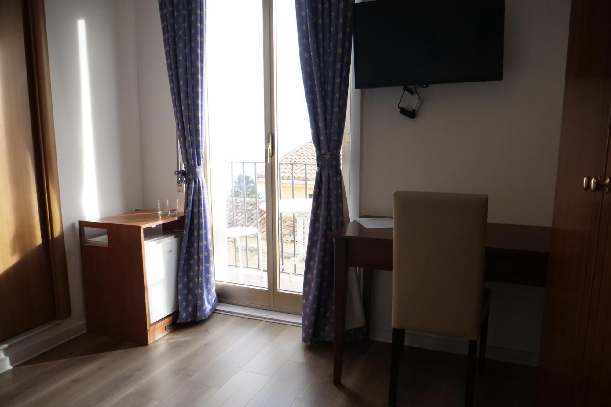 Hotel Elios Tao タオルミーナ エクステリア 写真