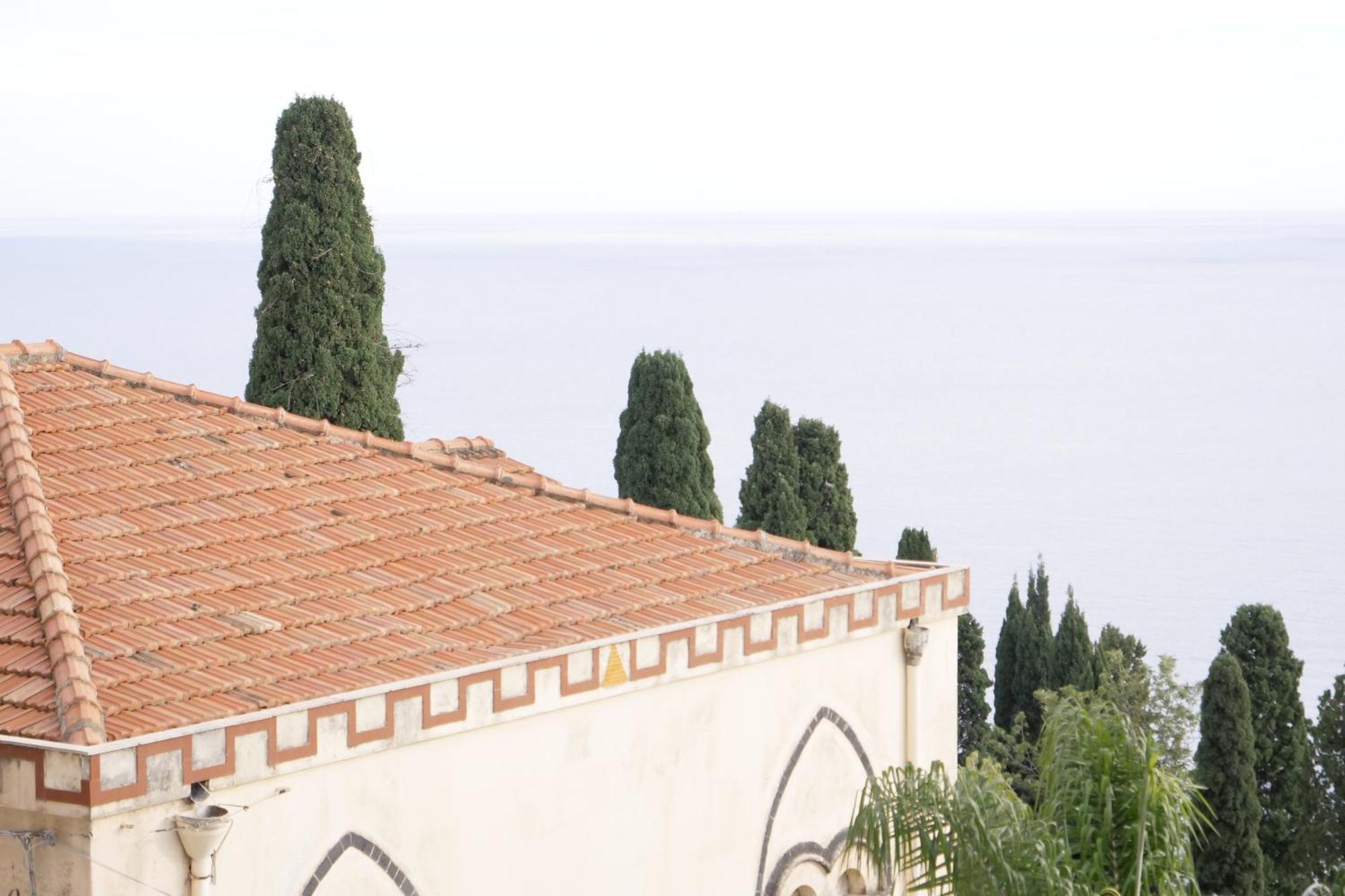 Hotel Elios Tao タオルミーナ エクステリア 写真