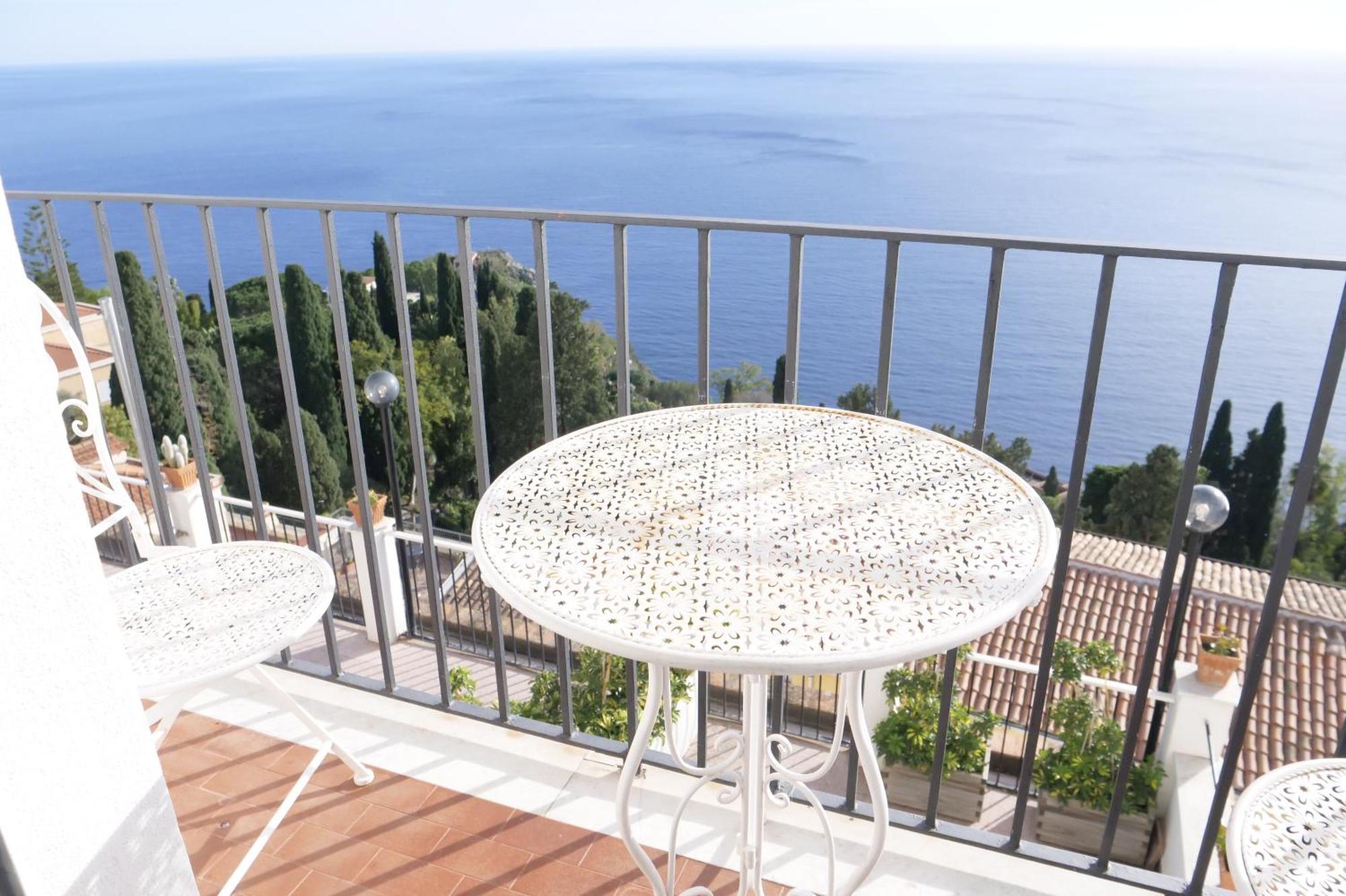 Hotel Elios Tao タオルミーナ エクステリア 写真